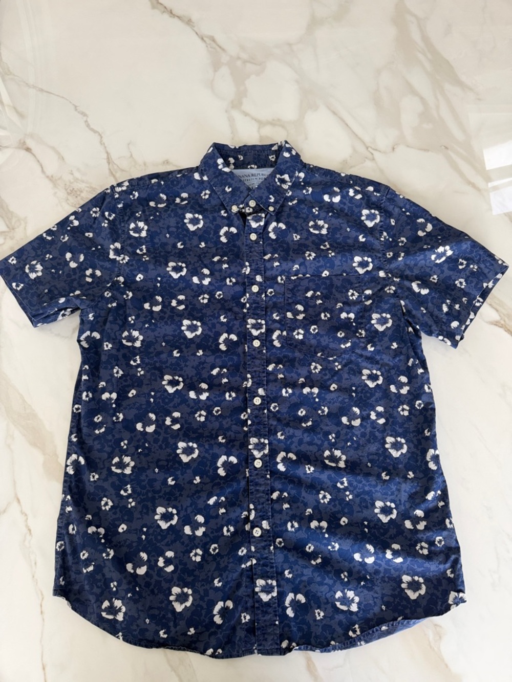Banana Republic Navy Floral Short-Sleeve Button-Up Shirt